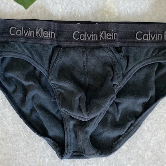 Calvin Klein - Picture 3 of 6